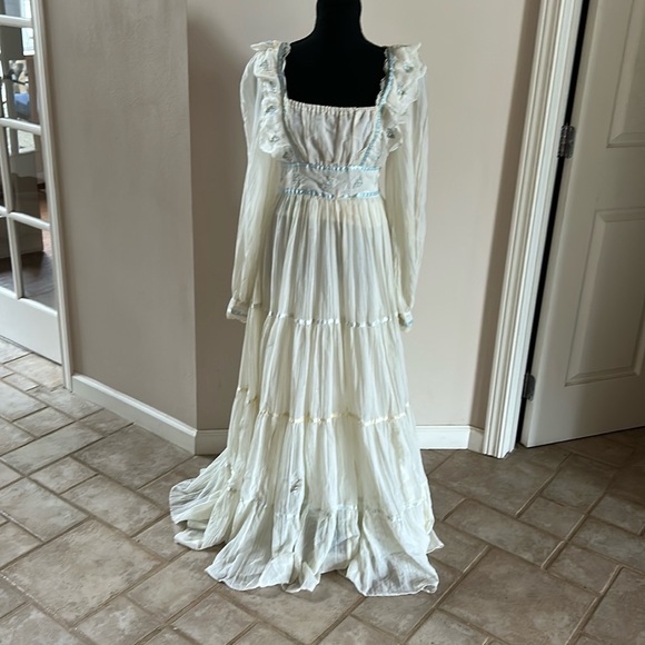 Vtg Gunne Sax beige white medical corset ruffle pinafore embroidered boho dress